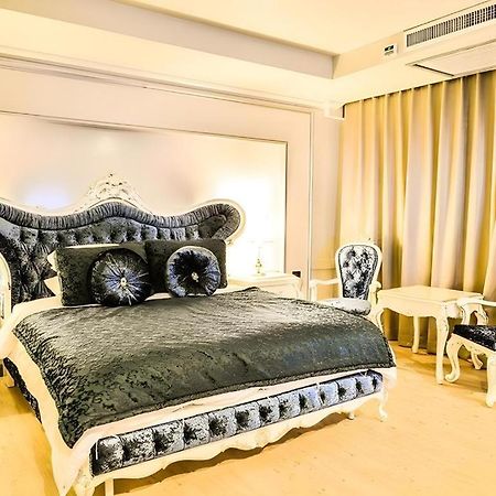 Alvarez Hotel Buriram Exteriör bild