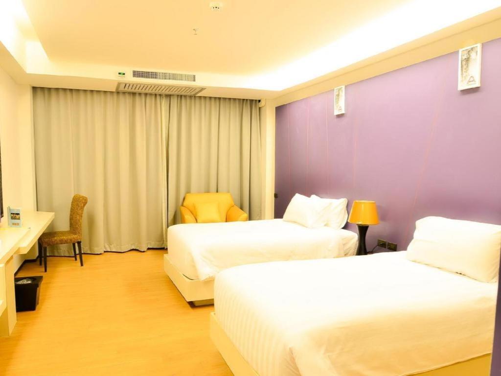 Alvarez Hotel Buriram Exteriör bild