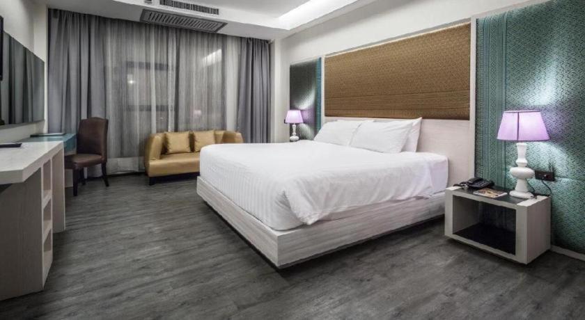 Alvarez Hotel Buriram Exteriör bild